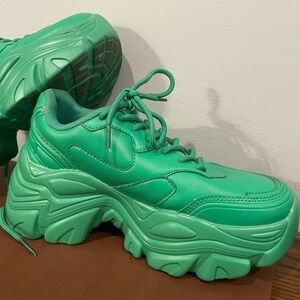 Berness Women’s 6 Chunky Green Lace up Sneakers Thick Sole Streetwear Bold